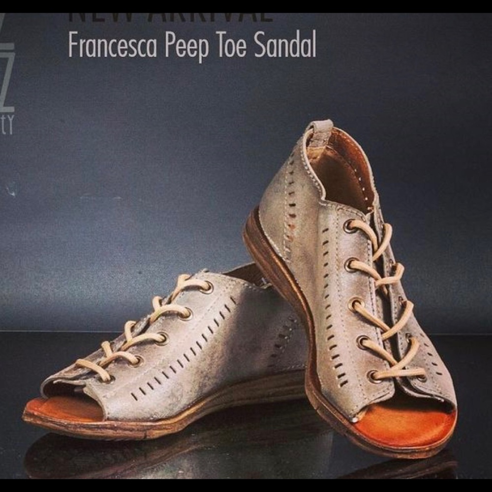 Miz Mooz Peep toe distressed sandal - Francesca